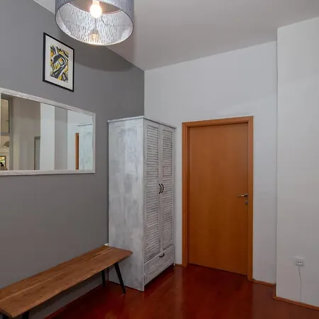Delfina 2 Appartement *