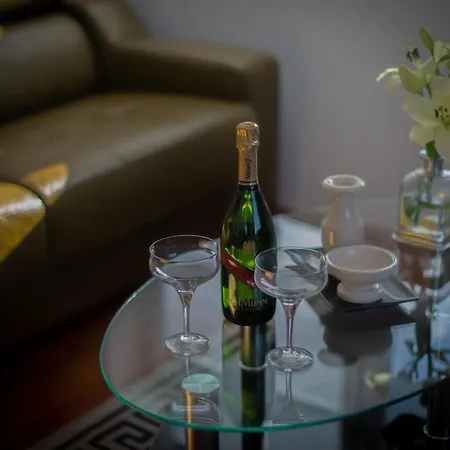 Delfina 2 Apartment